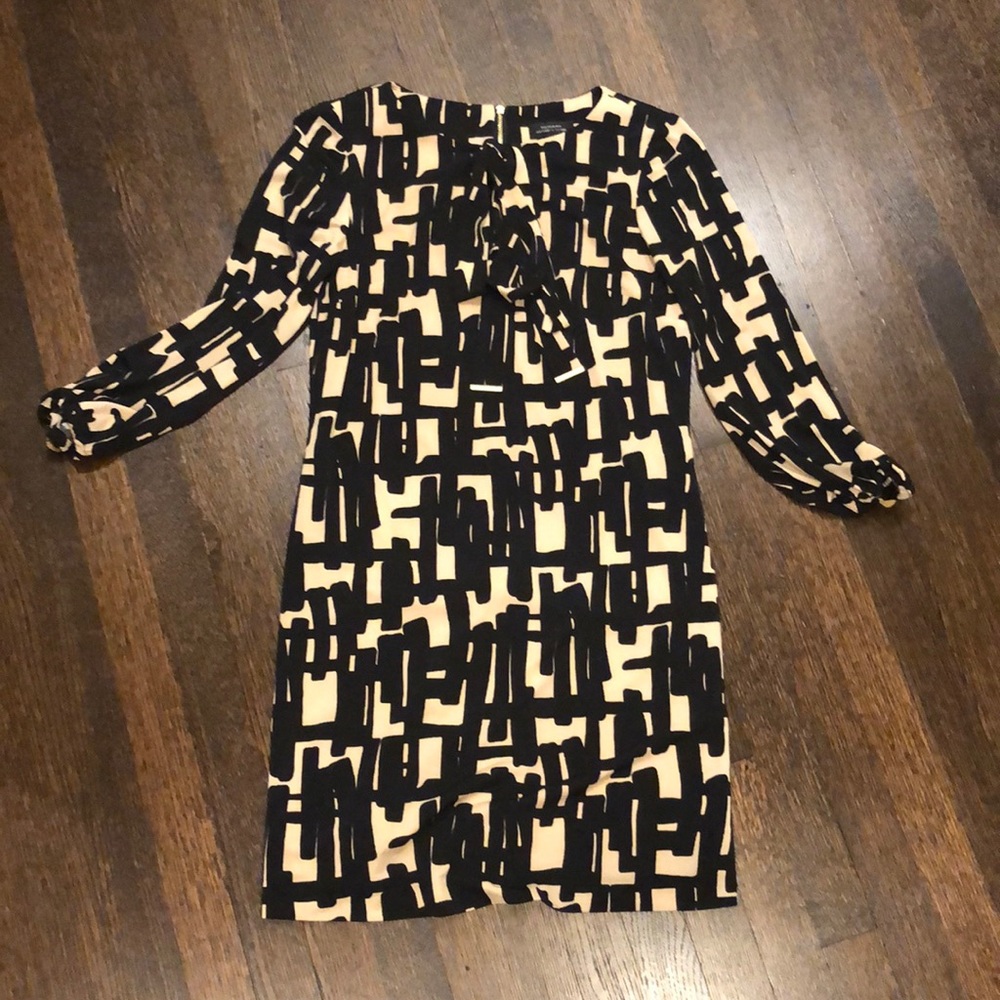 Tahari pattern neck tie dress